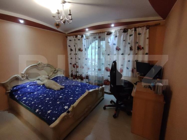 Casă individuală cu 4 camere cu Canalizare în Craiovița Nouă