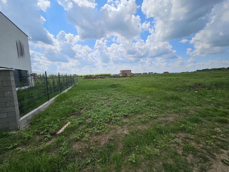 Teren Construcții intravilan de 973 mp, în Giarmata