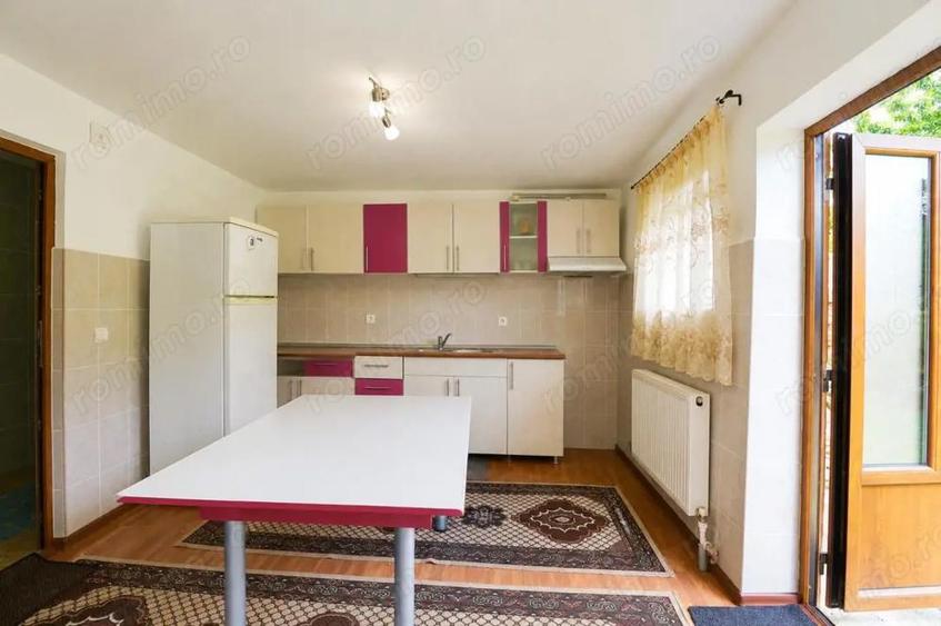 Casă cu 2 camere cu Teren 1421 Mp în Bistrița