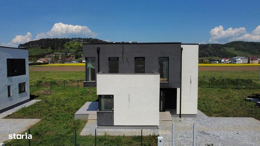Casa/Vila cu 5 camere de vanzare - Sanpetru - 2