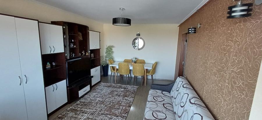 Apartament cu 3 camere decomandat în Tomis Nord