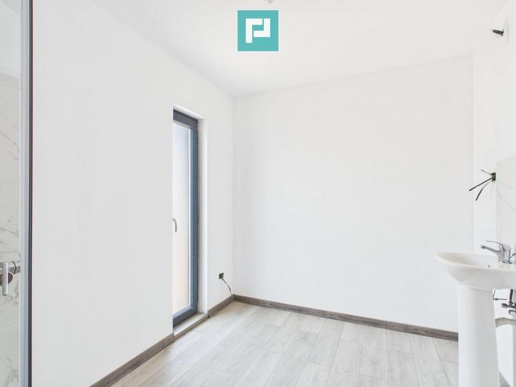 Casă individuală cu 4 camere cu Canalizare în Giarmata