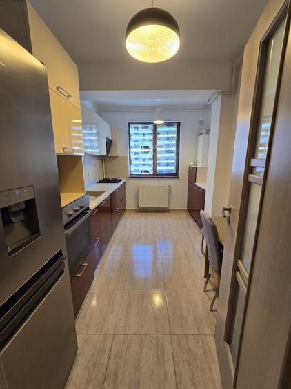 Apartament cu 3 camere decomandat în Central
