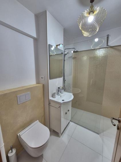 Apartament cu 2 camere decomandat în Decebal