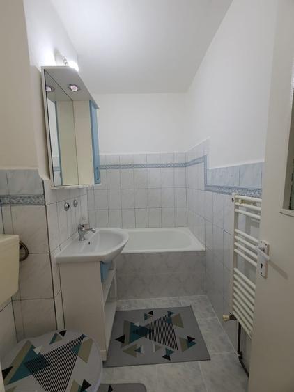 Garsonieră decomandată în Central