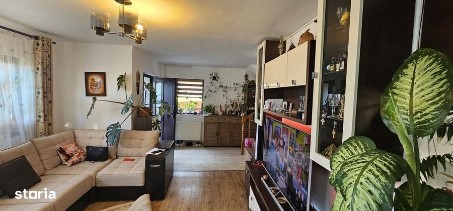 Casă cu 4 camere în Cug