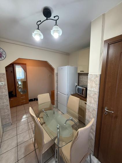 Apartament cu 2 camere semidecomandat în Lipovei