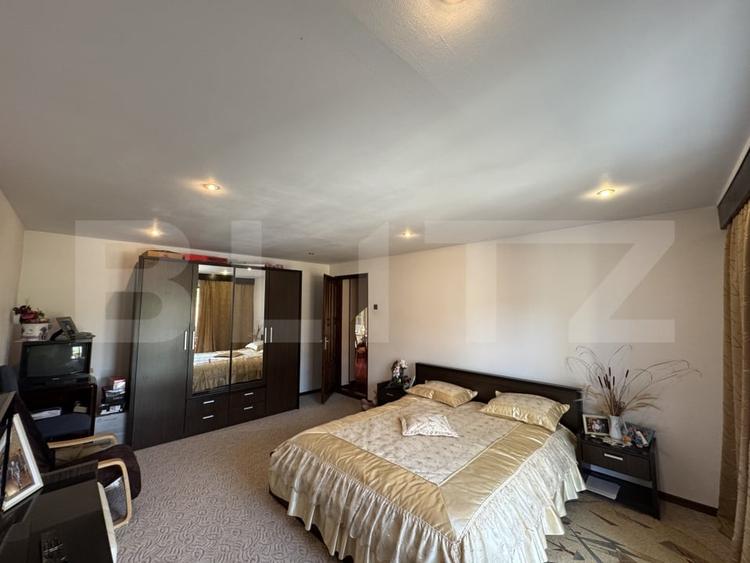 Casă individuală cu 6 camere cu Teren 2500 Mp în Simeria