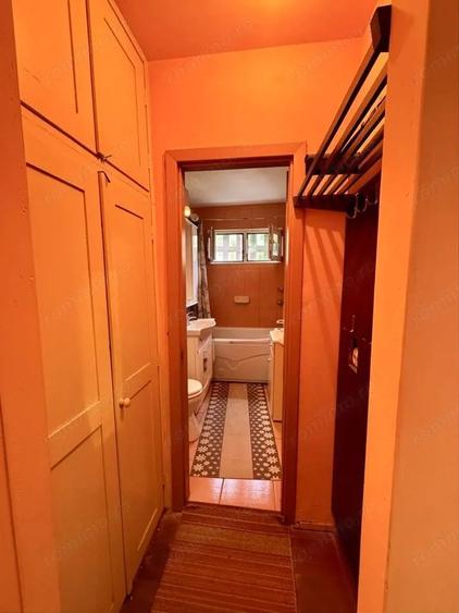 Apartament cu 3 camere semidecomandat în Dacia