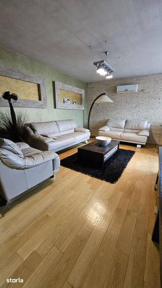 Apartament cu 3 camere decomandat în Rogerius
