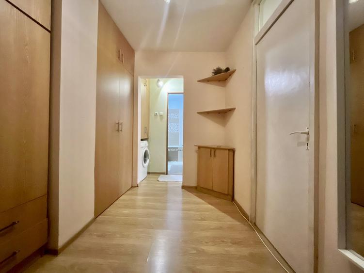Apartament cu 2 camere decomandat, mobilat în Soarelui