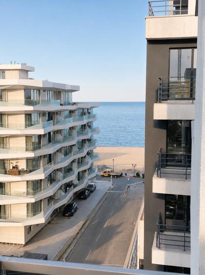 Apartament cu 3 camere decomandat în Mamaia-Sat