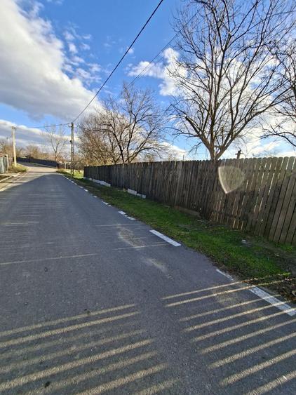 Teren de 1000 mp, în Cățelu