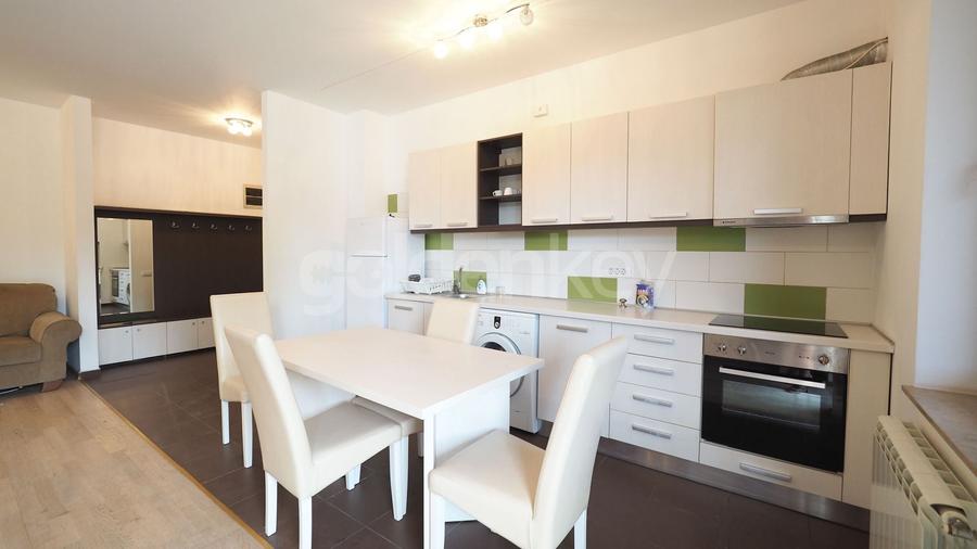 Apartament cu 3 camere semidecomandat, mobilat în Iancu Nicolae