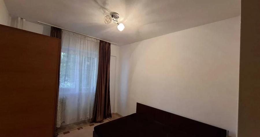 Apartament cu 2 camere semidecomandat, mobilat în Apărătorii Patriei