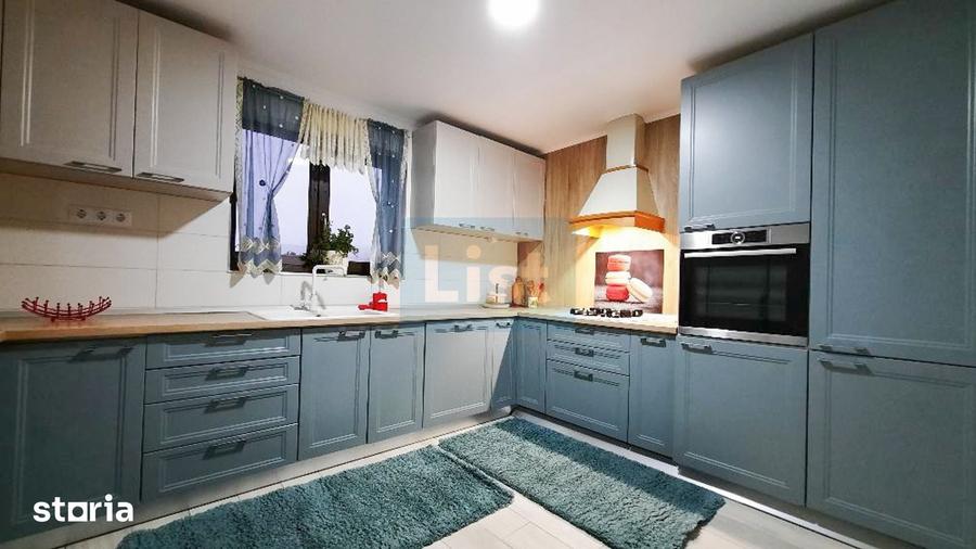 Casă cu 6 camere cu Teren 3500 Mp în Central