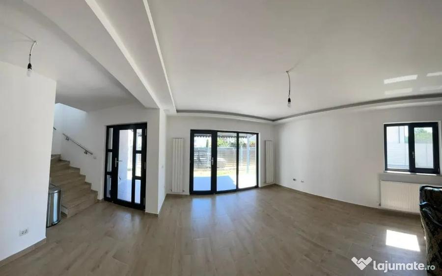 Casă cu 5 camere cu Teren 400 Mp în Sud