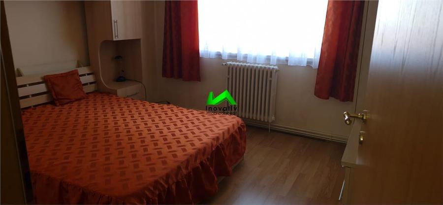 Apartament cu 3 camere decomandat, mobilat în Calea Dumbrăvii
