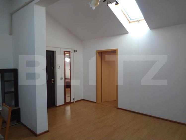 Apartament cu 3 camere semidecomandat, mobilat în Gilău