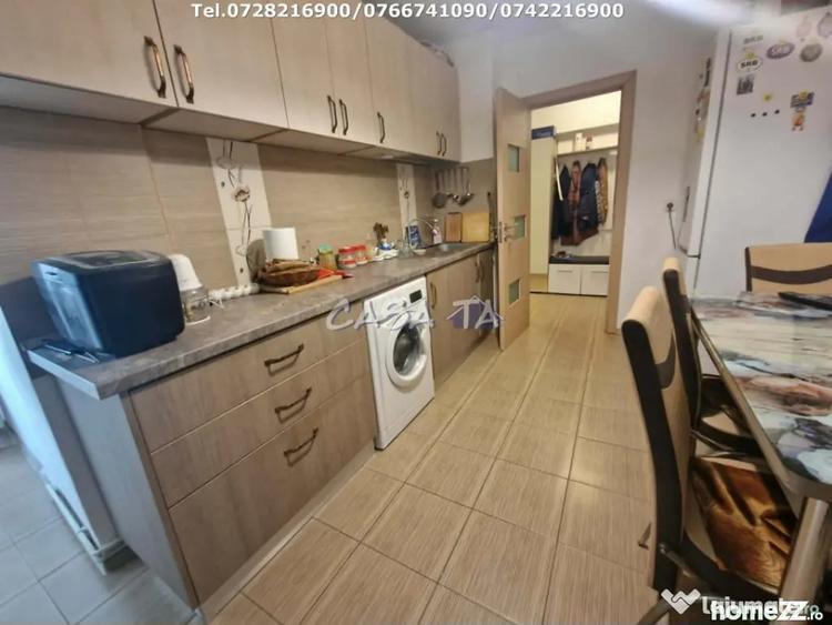 Apartament cu 4 camere decomandat în Central