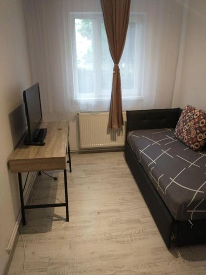 Inchiriez apartament cu 3 camere - 1