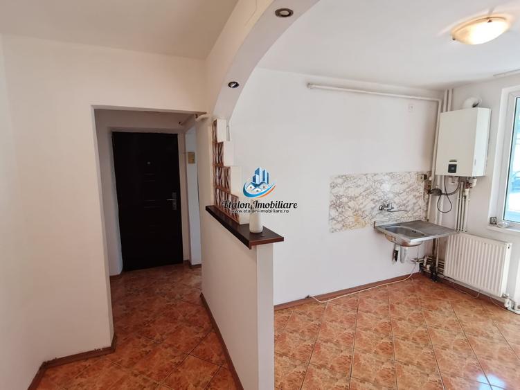 Apartament cu 2 camere decomandat în Precista