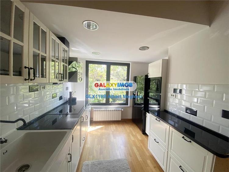 Apartament cu 5 camere semidecomandat în Herăstrău