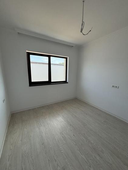 Casă individuală cu 4 camere cu Canalizare în Dâmbovița