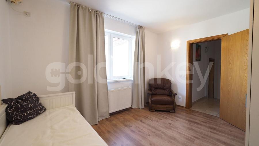 Duplex cu 5 camere cu Canalizare în Iancu Nicolae