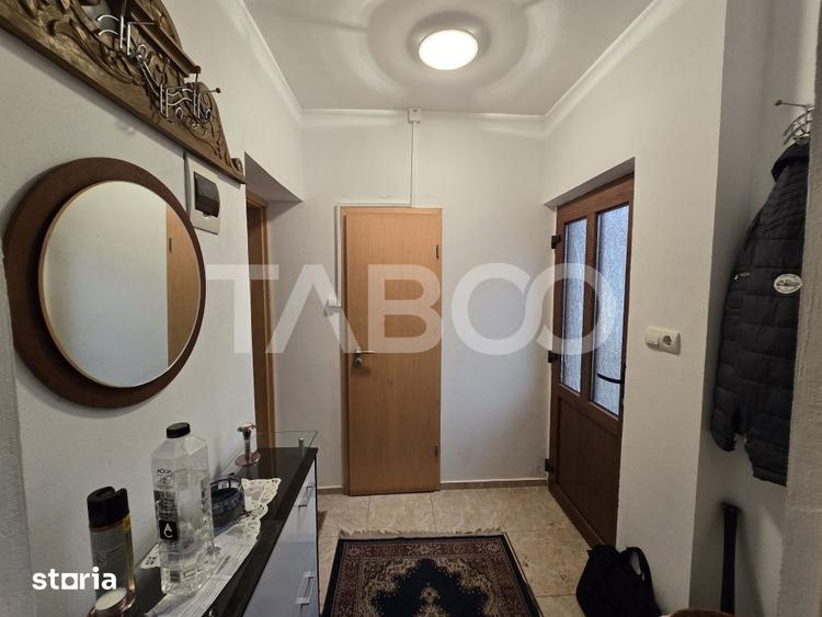 Casă cu 4 camere cu Teren 300 Mp în Roșia