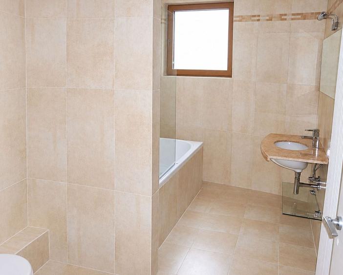 Penthouse cu 3 camere decomandat, mobilat în Primăverii