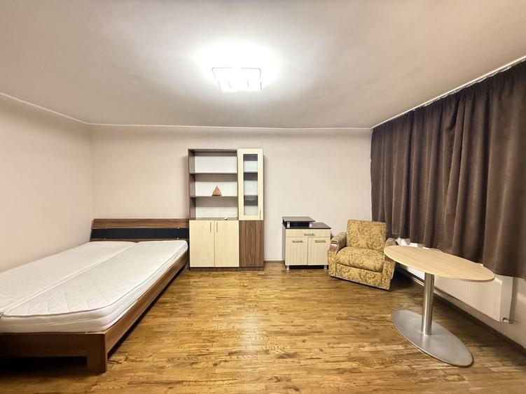 Garsonieră decomandată, mobilată în P-ța Alba Iulia