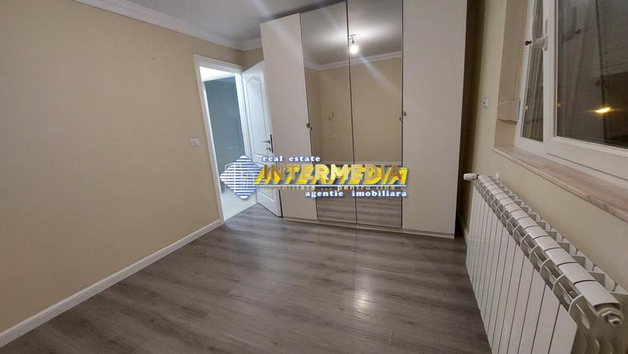 Apartament cu 3 camere semidecomandat, mobilat în Ampoi 1