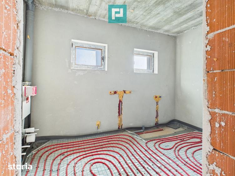 Casă cu 6 camere cu Teren 1800 Mp în Central