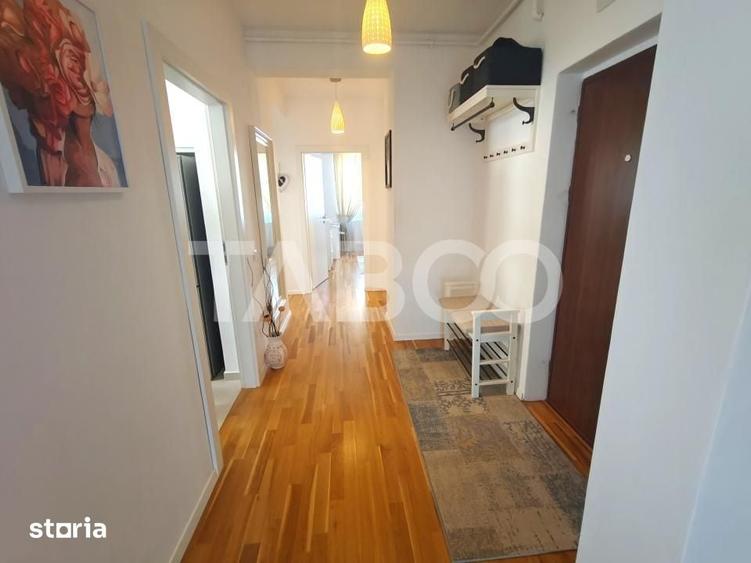 Apartament cu 3 camere decomandat în Est