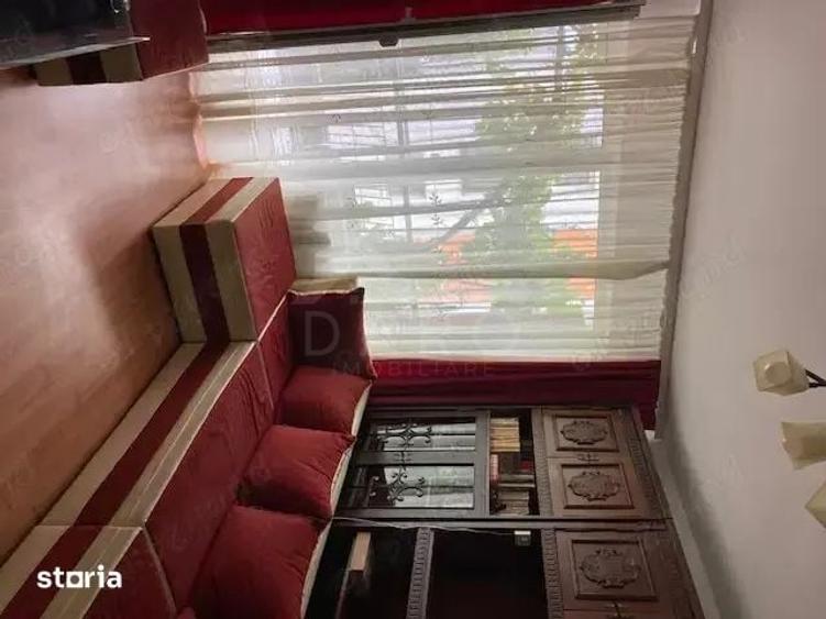 Apartament cu 3 camere semidecomandat în 22 Decembrie 1989