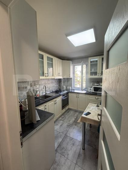 Apartament cu 4 camere decomandat, mobilat în Policlinica