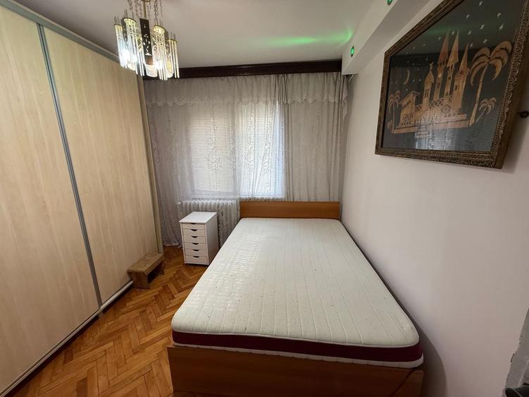 Apartament cu 4 camere semidecomandat, mobilat în Gorjului