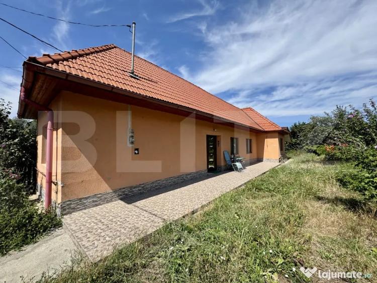 Casă cu 3 camere cu Teren 2800 Mp în Leordeni
