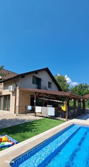 Casă cu 5 camere cu Teren 750 Mp în Valea Borcutului