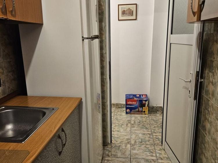 Apartament cu 2 camere semidecomandat în Calea Victoriei