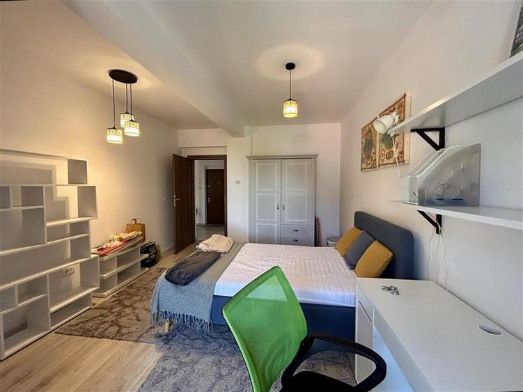 Apartament cu 3 camere decomandat, mobilat în Centrul Civic