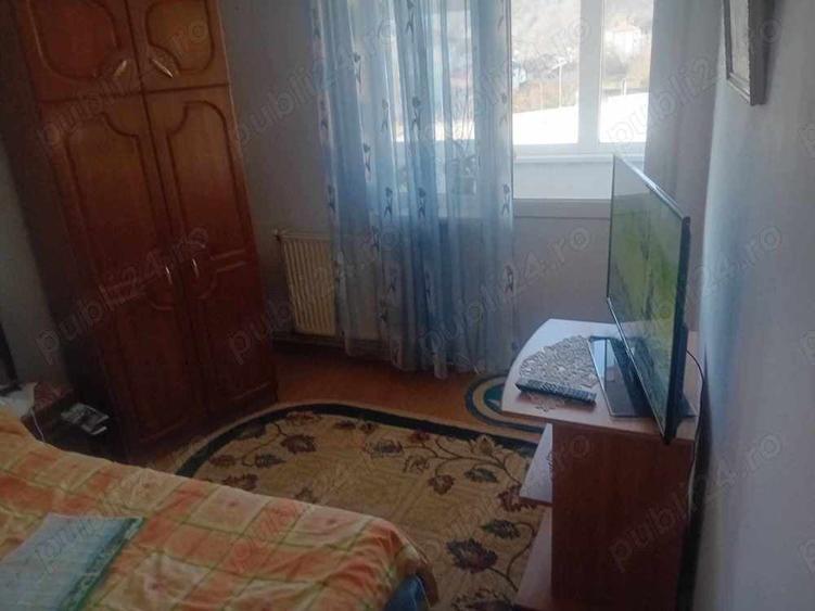 Apartament cu 3 camere decomandat în Dărmănești