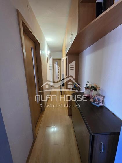 Apartament cu 3 camere semidecomandat în Govândari