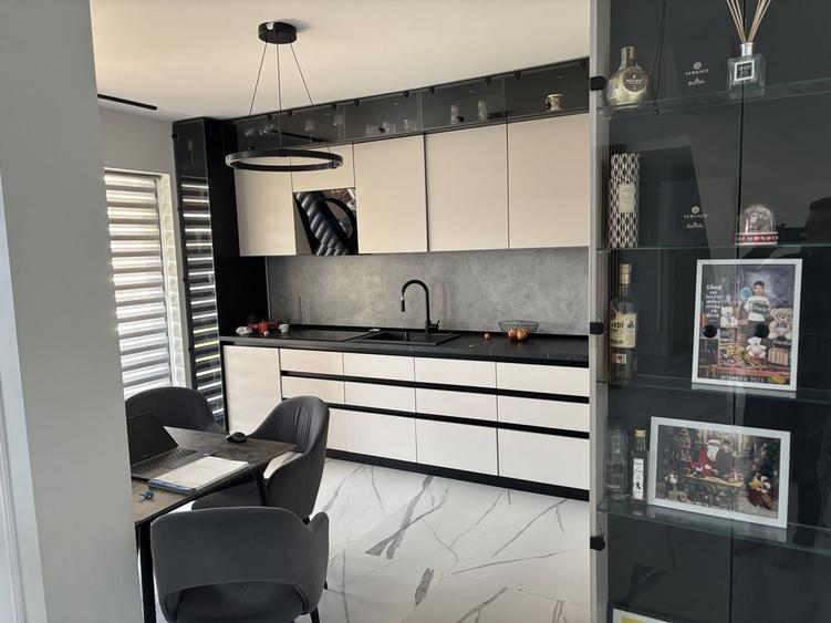 Casă cu 4 camere în Preajba