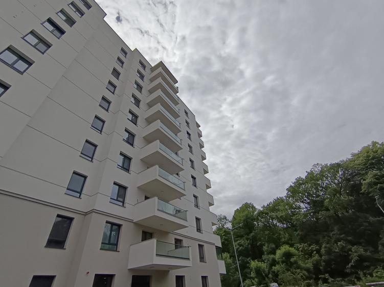Apartament cu 3 camere decomandat în Nord
