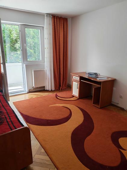 Apartament cu 2 camere semidecomandat în Gemenii