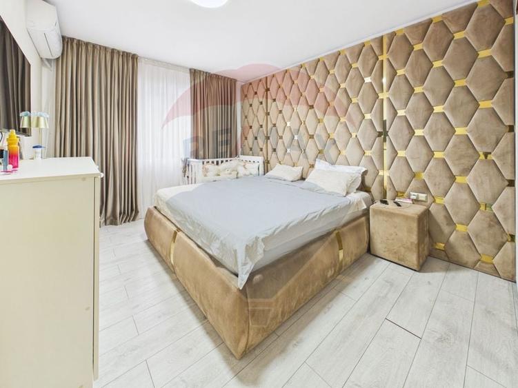 Casă individuală cu 6 camere cu Teren 200 Mp în Aviației