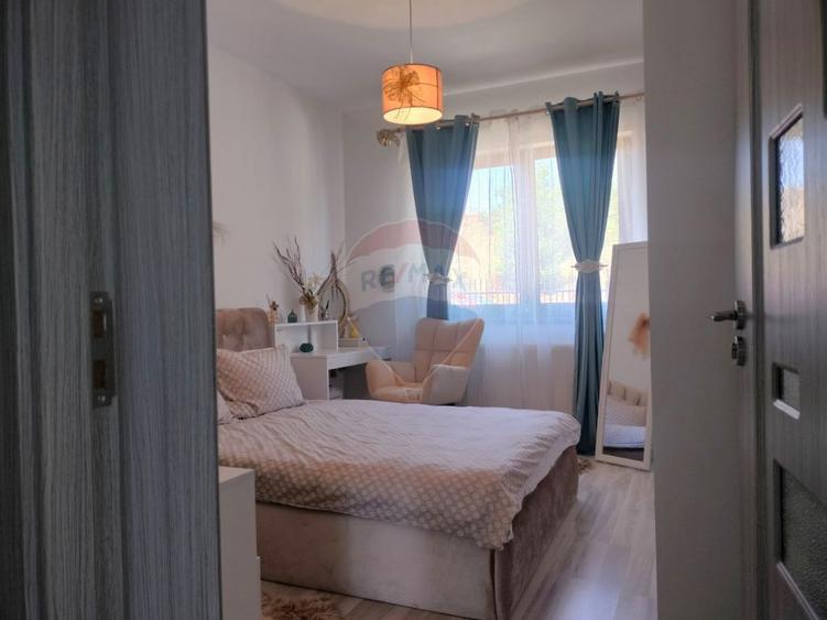 Casă cu 3 camere cu Teren 256 Mp în Nazna