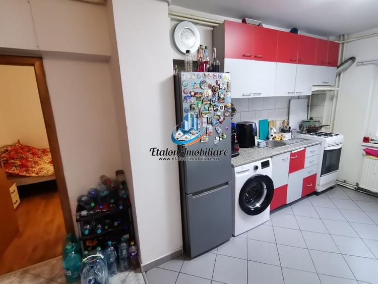 Apartament cu 2 camere decomandat în Precista